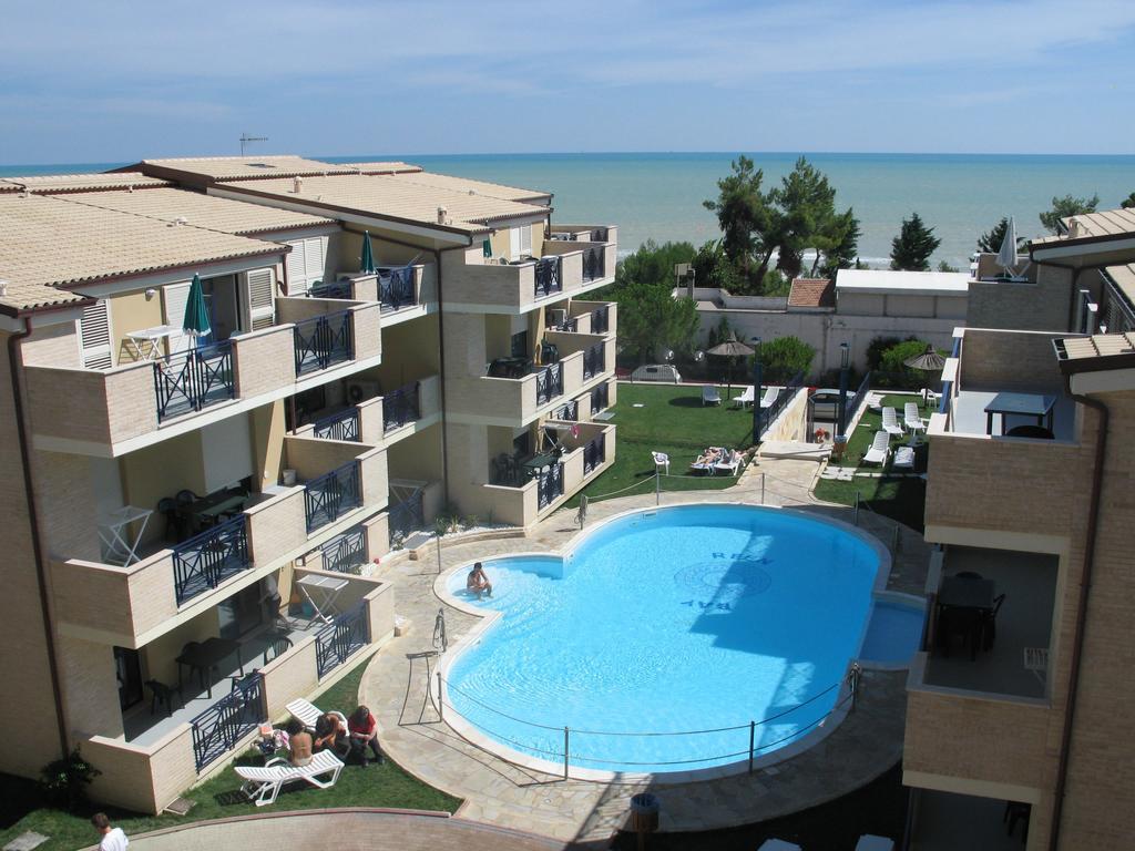 Green Bay Village Pineto Exterior foto