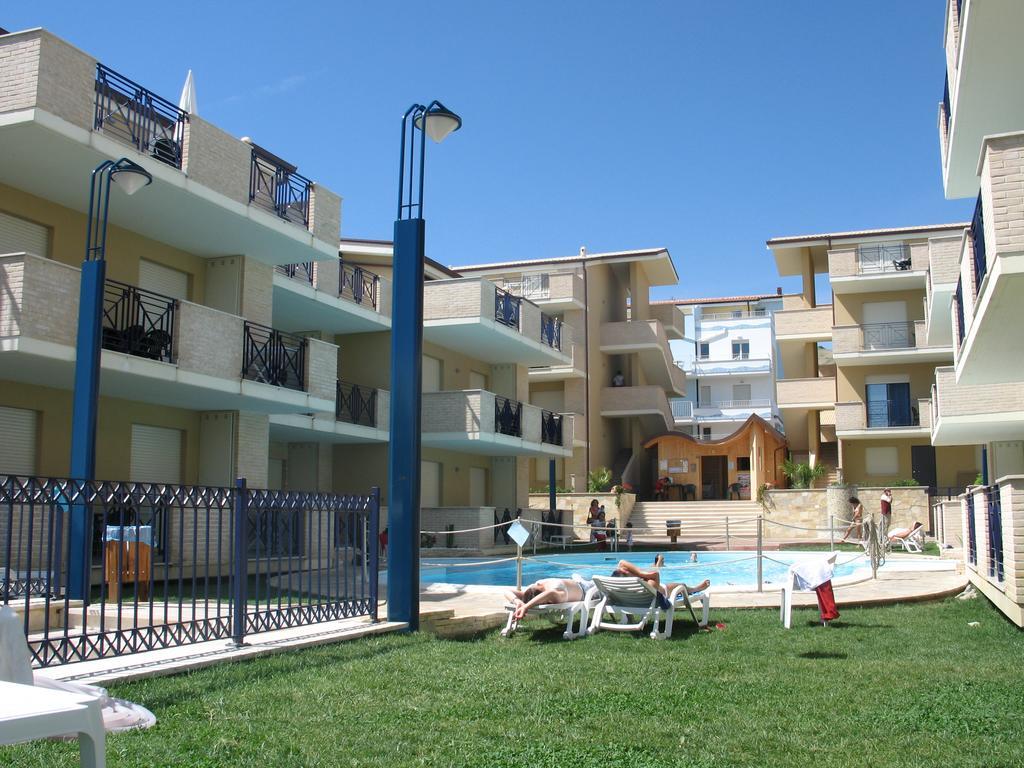 Green Bay Village Pineto Exterior foto