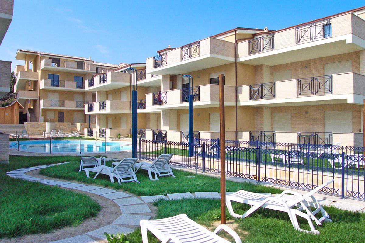 Green Bay Village Pineto Exterior foto